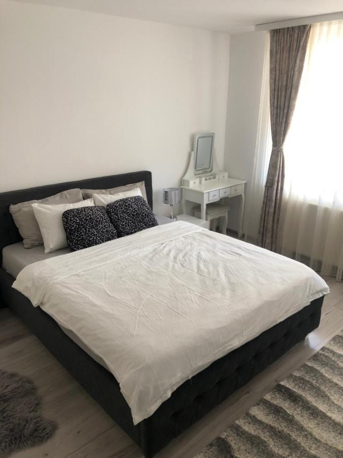 Апартаменты Skepsis Apartament Алба-Юлия Экстерьер фото